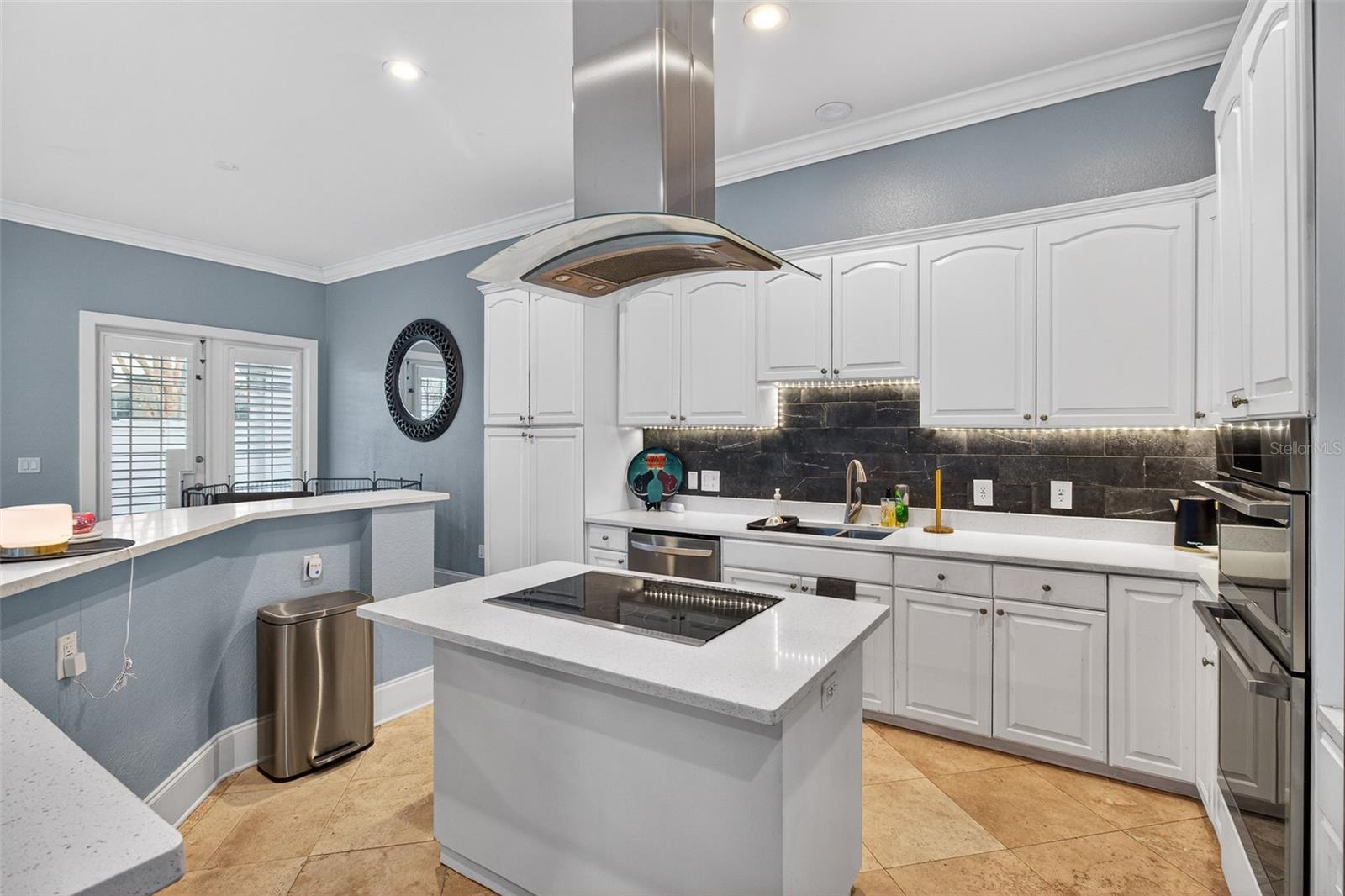 5601 BAYSHORE BLVD #F, TAMPA, FL, 33611