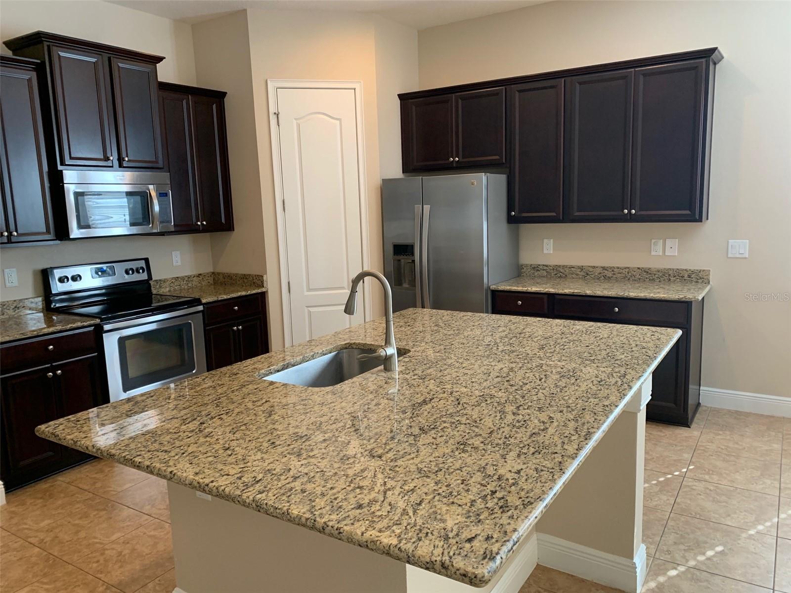 11514 QUIET FOREST DR, TAMPA, FL, 33635
