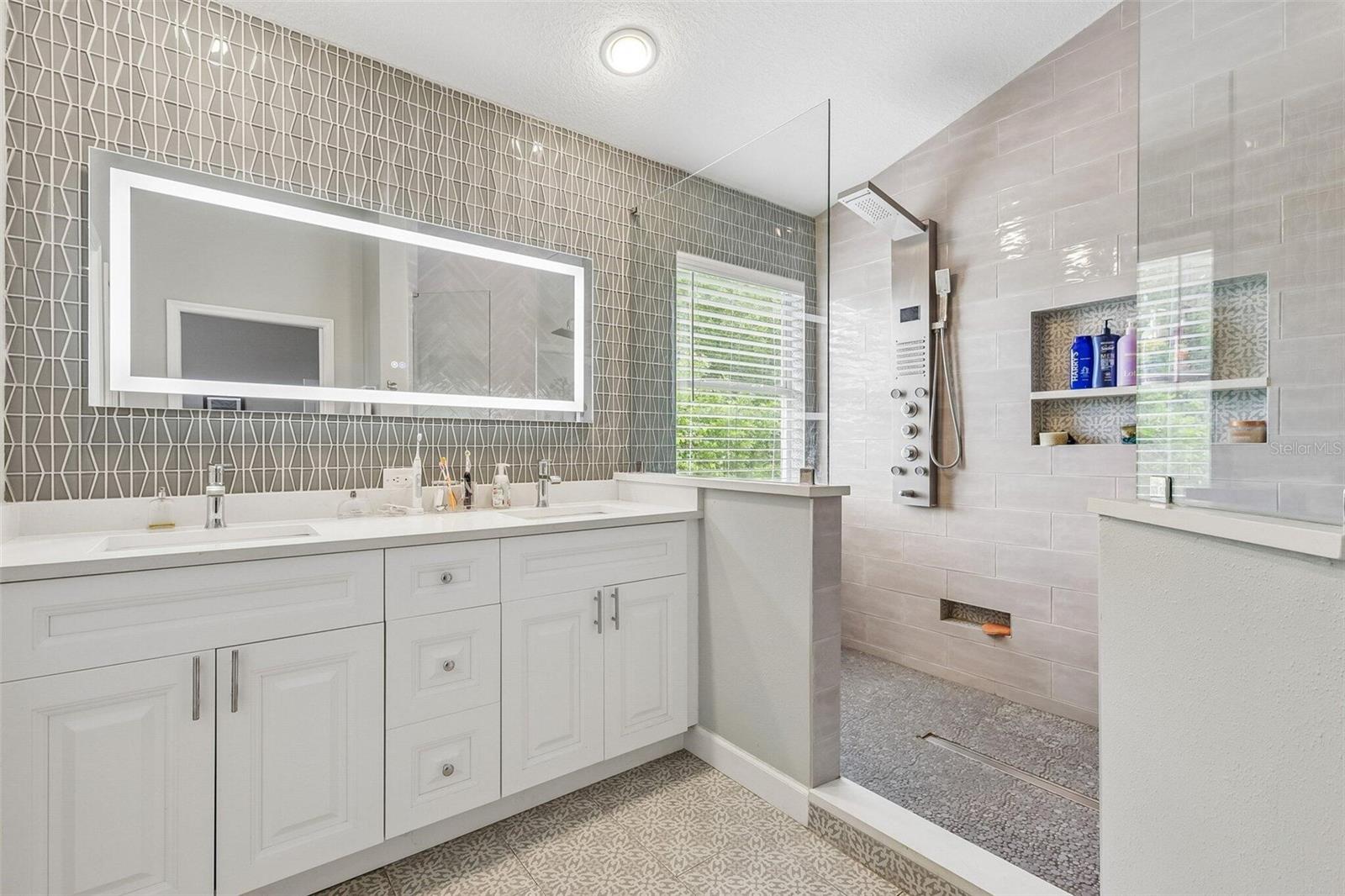11612 WINDSORTON WAY, TAMPA, FL, 33626