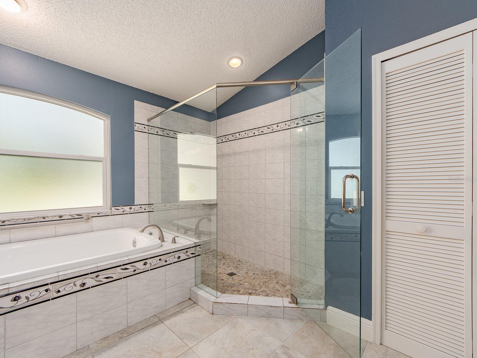 3256 BENTLEY DR, PALM HARBOR, FL, 34684
