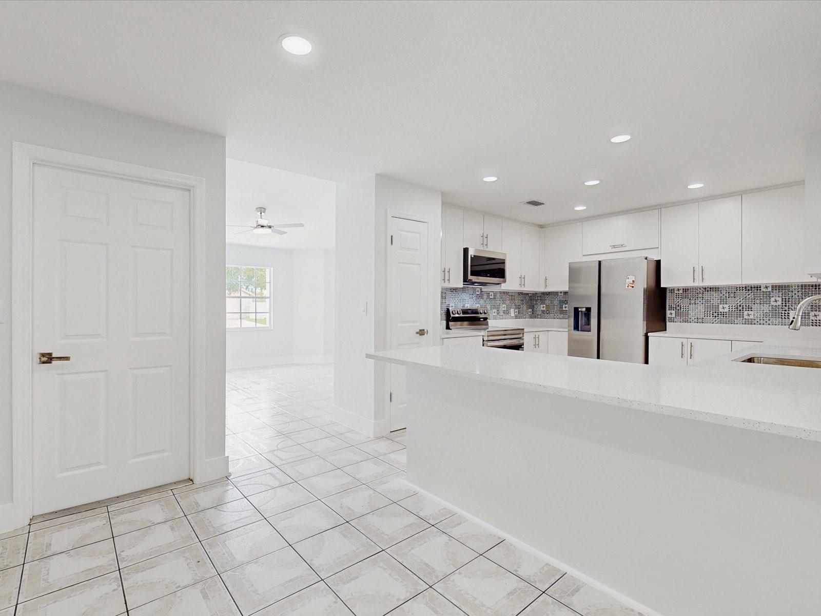 2401 BEL AIR CIR, KISSIMMEE, FL, 34743