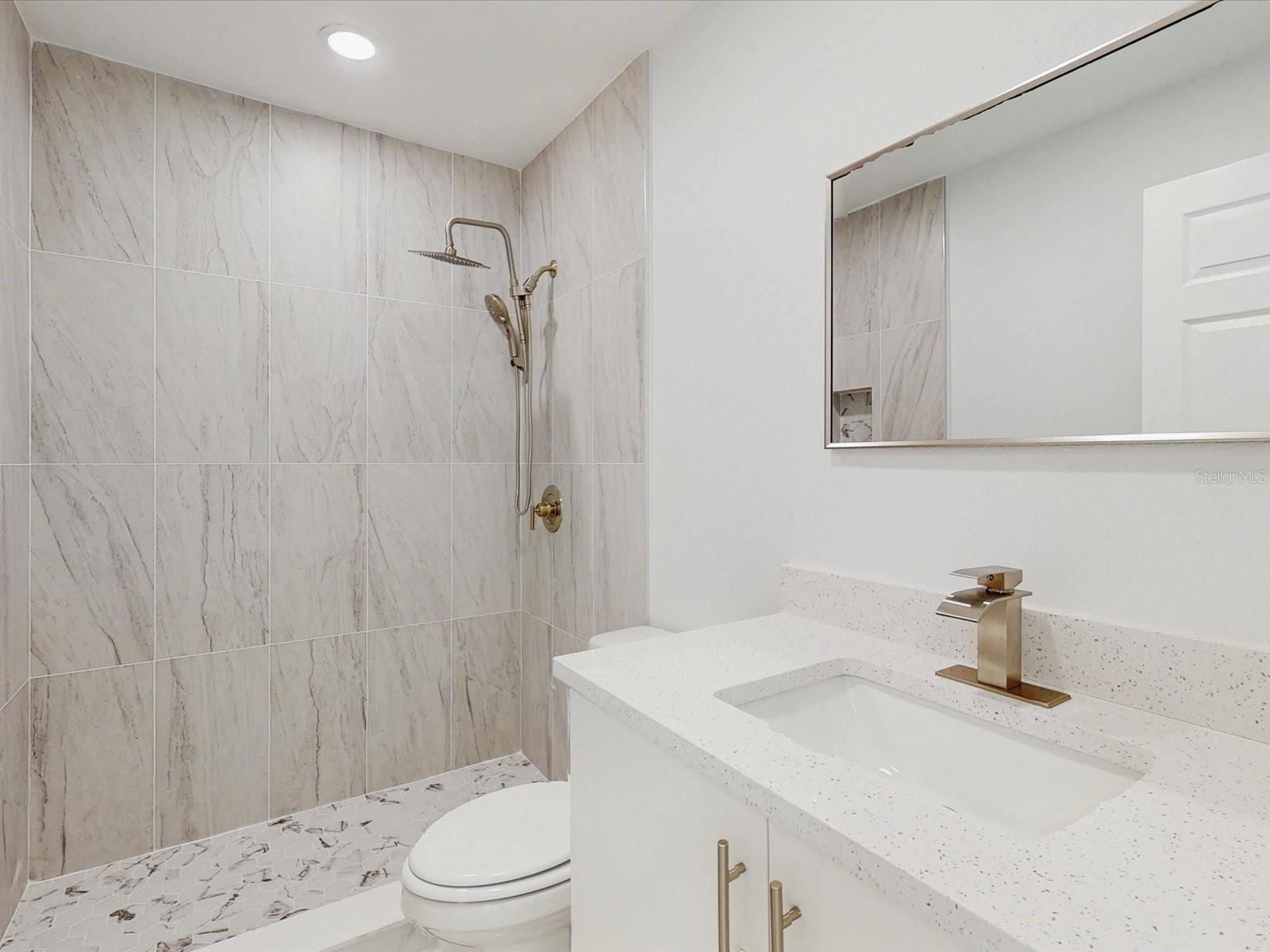 2401 BEL AIR CIR, KISSIMMEE, FL, 34743