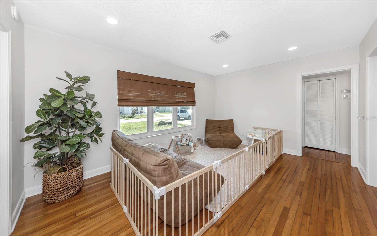 908 W CANDLEWOOD AVE, TAMPA, FL, 33603