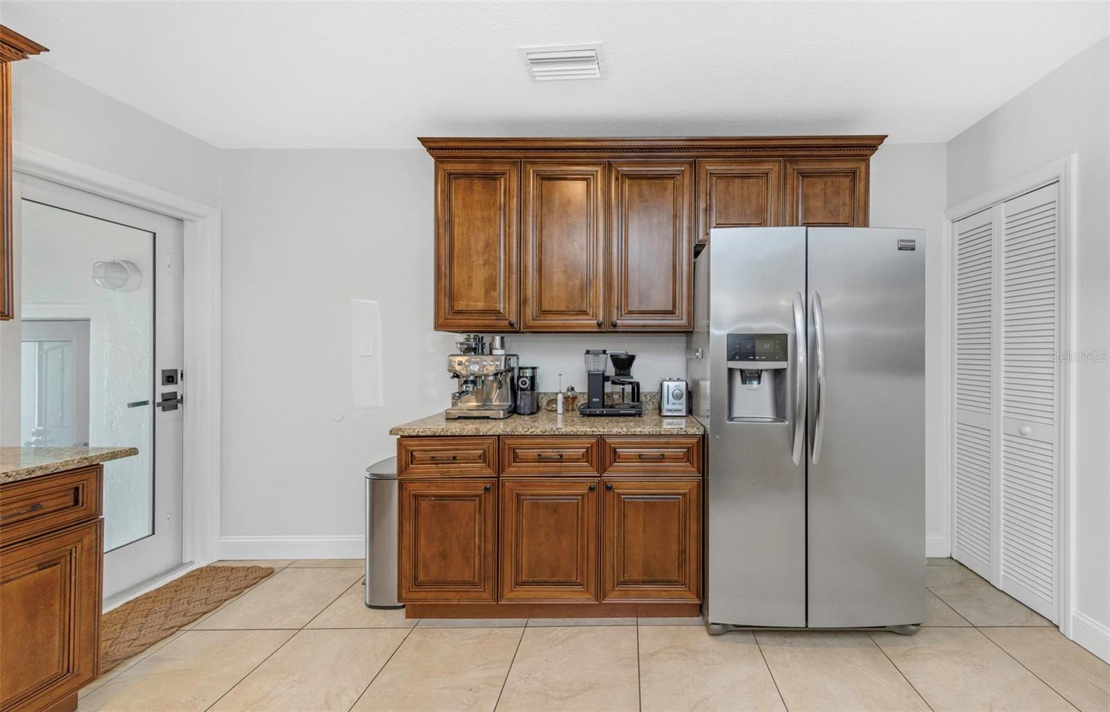 908 W CANDLEWOOD AVE, TAMPA, FL, 33603