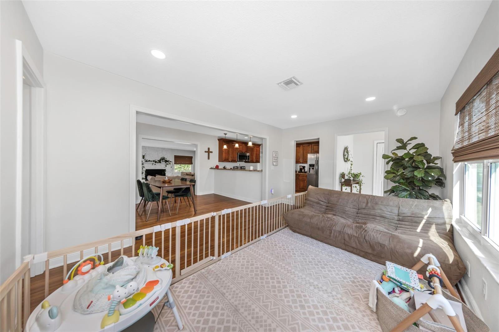 908 W CANDLEWOOD AVE, TAMPA, FL, 33603