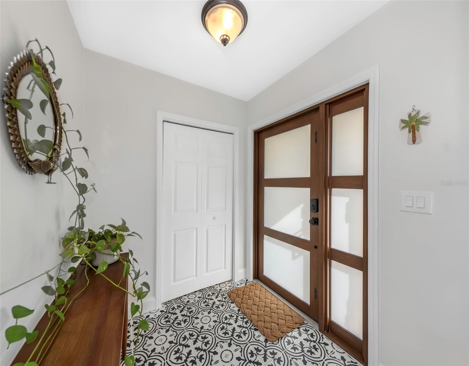 908 W CANDLEWOOD AVE, TAMPA, FL, 33603