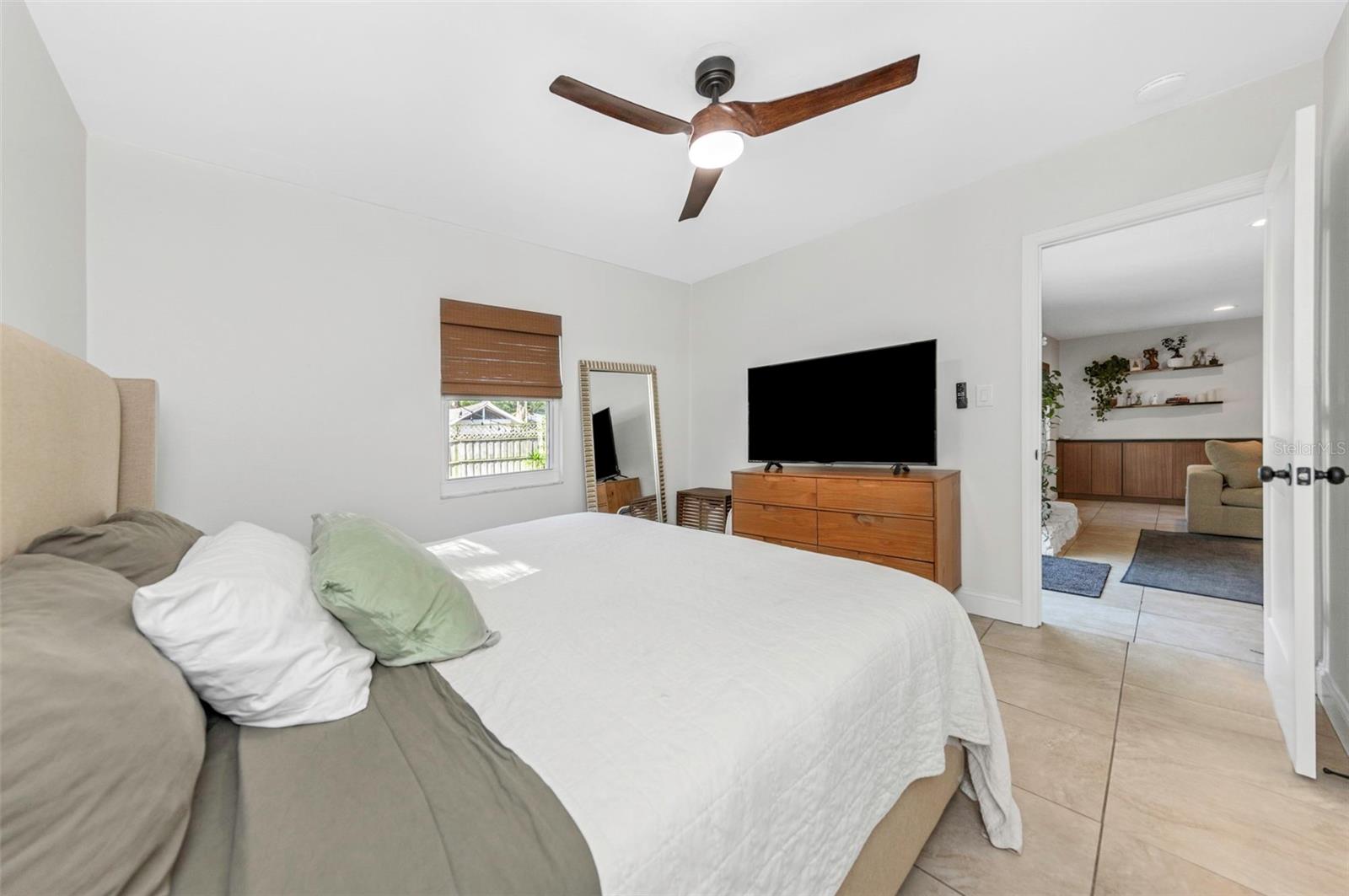 908 W CANDLEWOOD AVE, TAMPA, FL, 33603