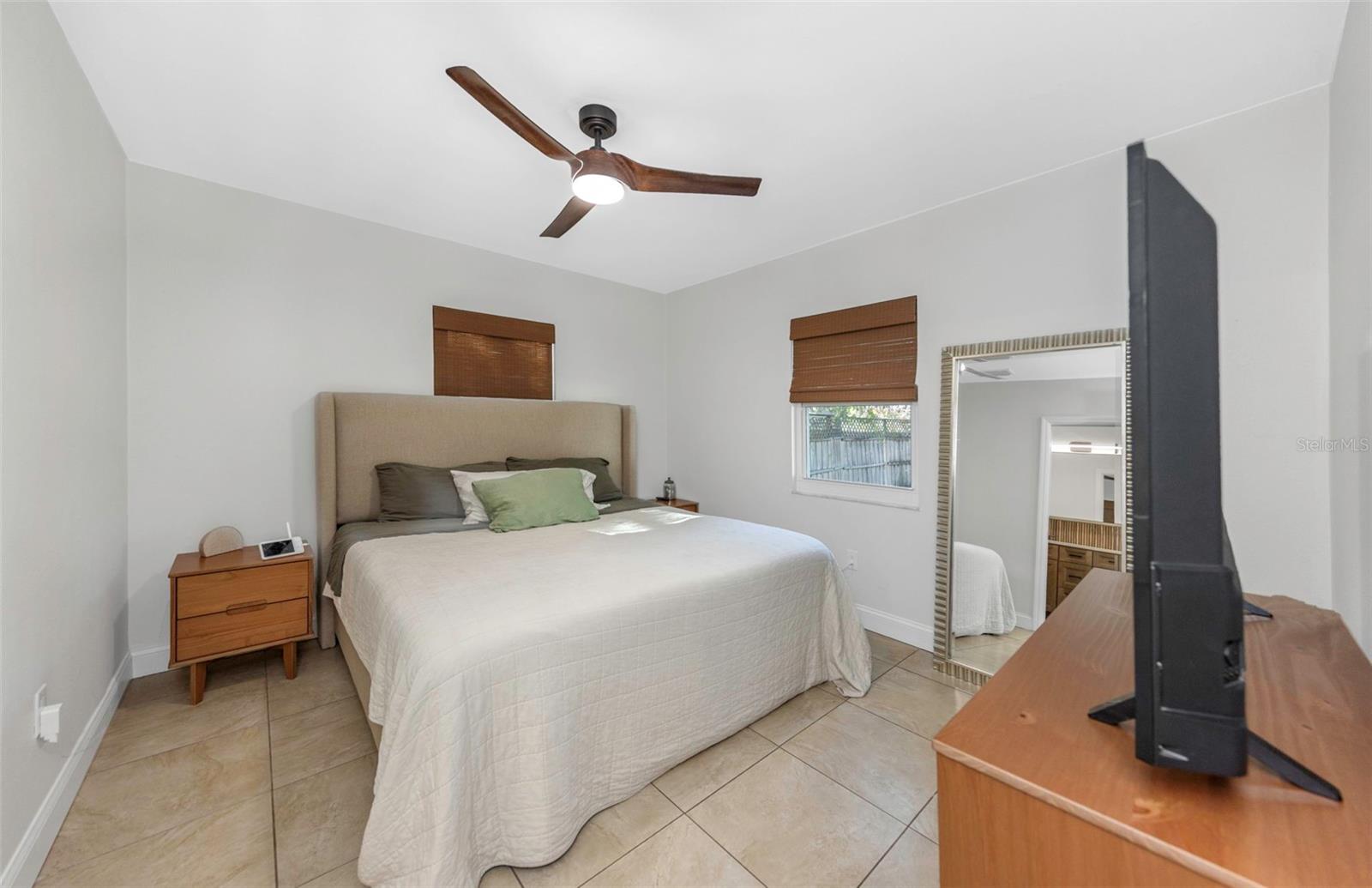 908 W CANDLEWOOD AVE, TAMPA, FL, 33603