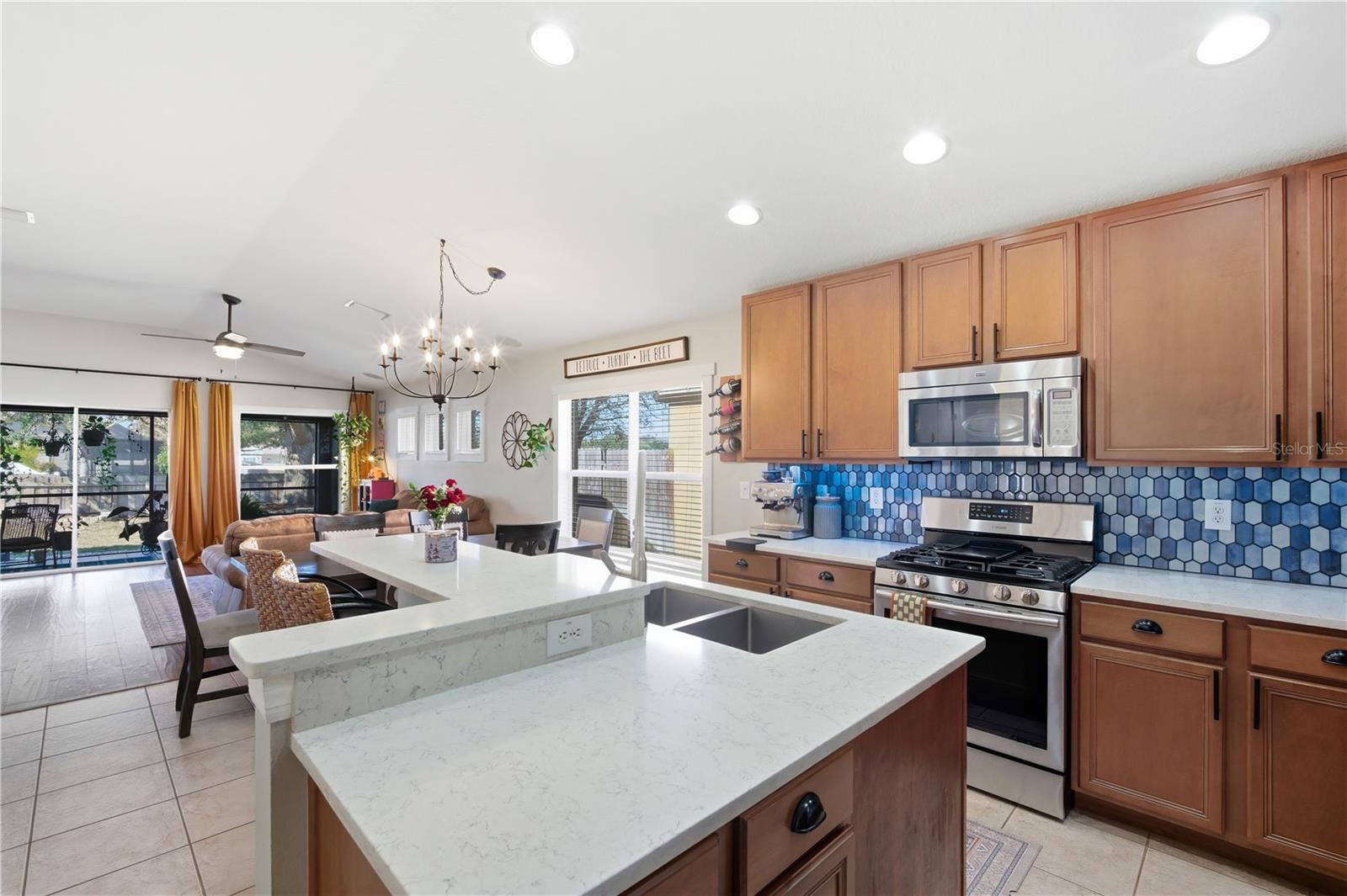 6808 CAMBRIDGE PARK DR, APOLLO BEACH, FL, 33572