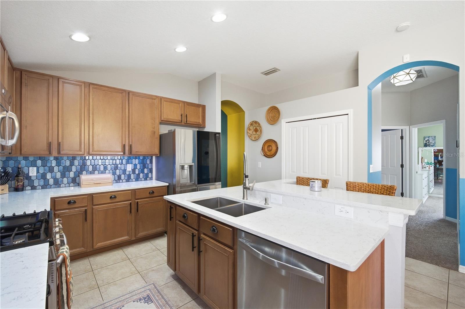 6808 CAMBRIDGE PARK DR, APOLLO BEACH, FL, 33572