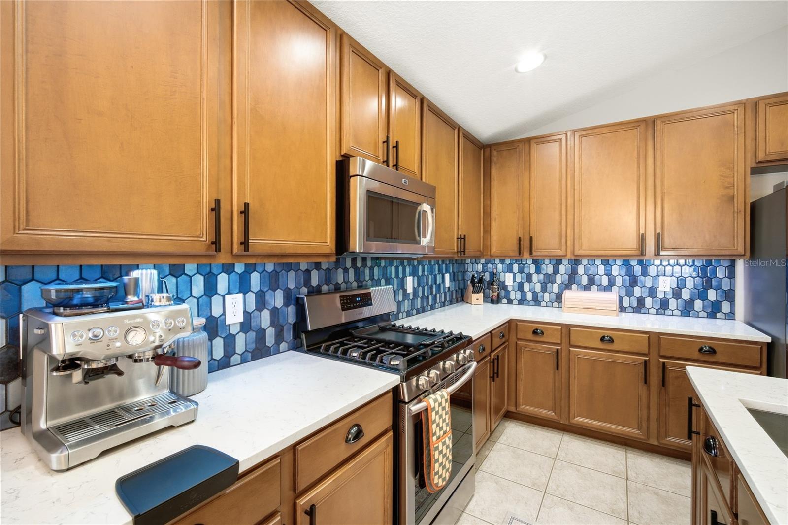 6808 CAMBRIDGE PARK DR, APOLLO BEACH, FL, 33572