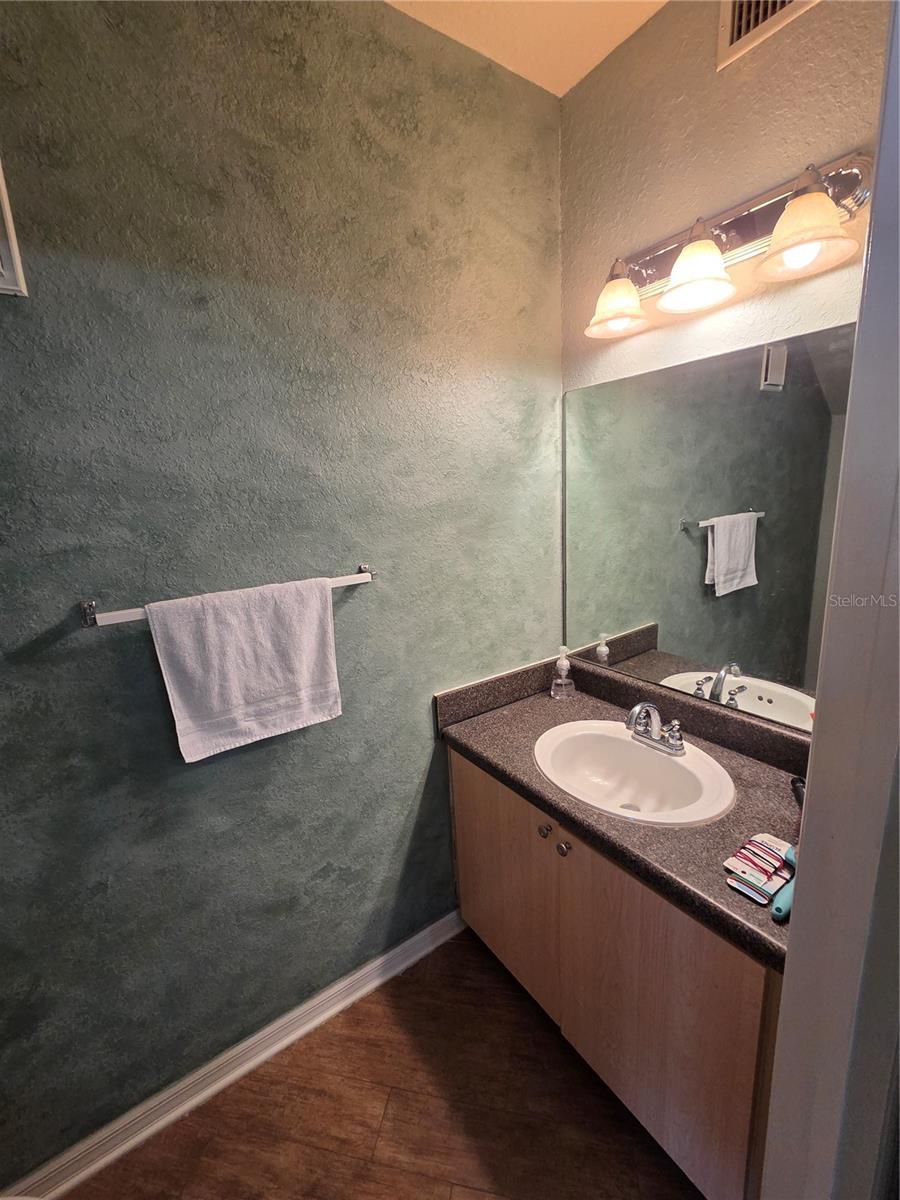 3661 KINGS RD #102, PALM HARBOR, FL, 34685