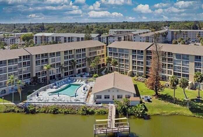 3658 LAKE BAYSHORE DR #320, BRADENTON, FL, 34205