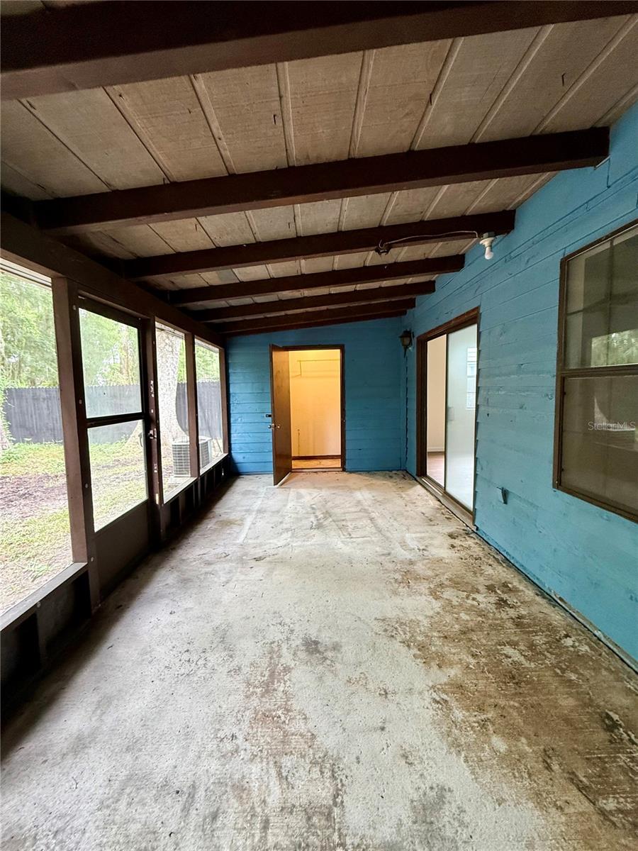 935 VILLAGE DR, BROOKSVILLE, FL, 34601