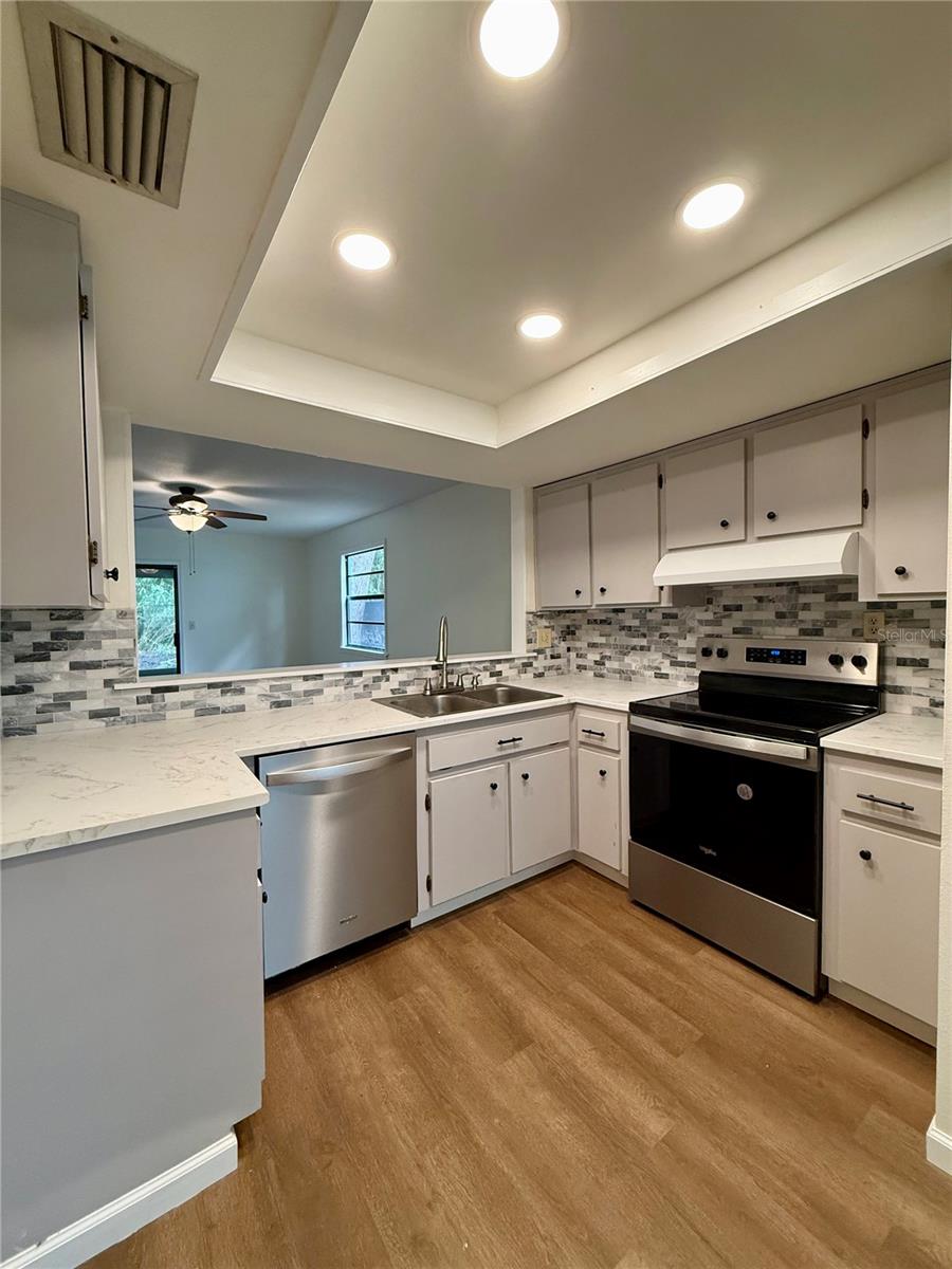 935 VILLAGE DR, BROOKSVILLE, FL, 34601