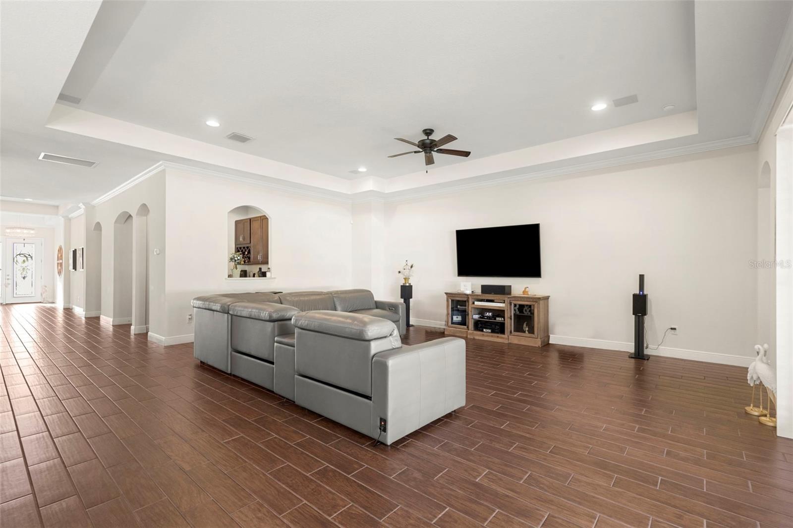 5134 LAKECASTLE DR, TAMPA, FL, 33624