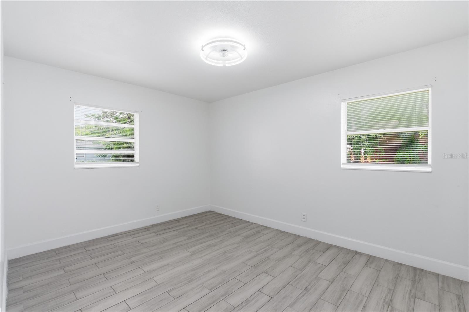 317 E HYDRANGIA ST, TAMPA, FL, 33612