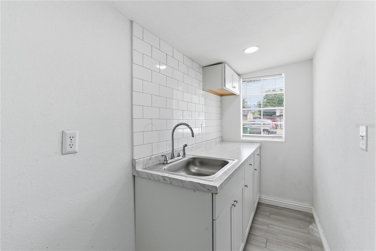 317 E HYDRANGIA ST, TAMPA, FL, 33612