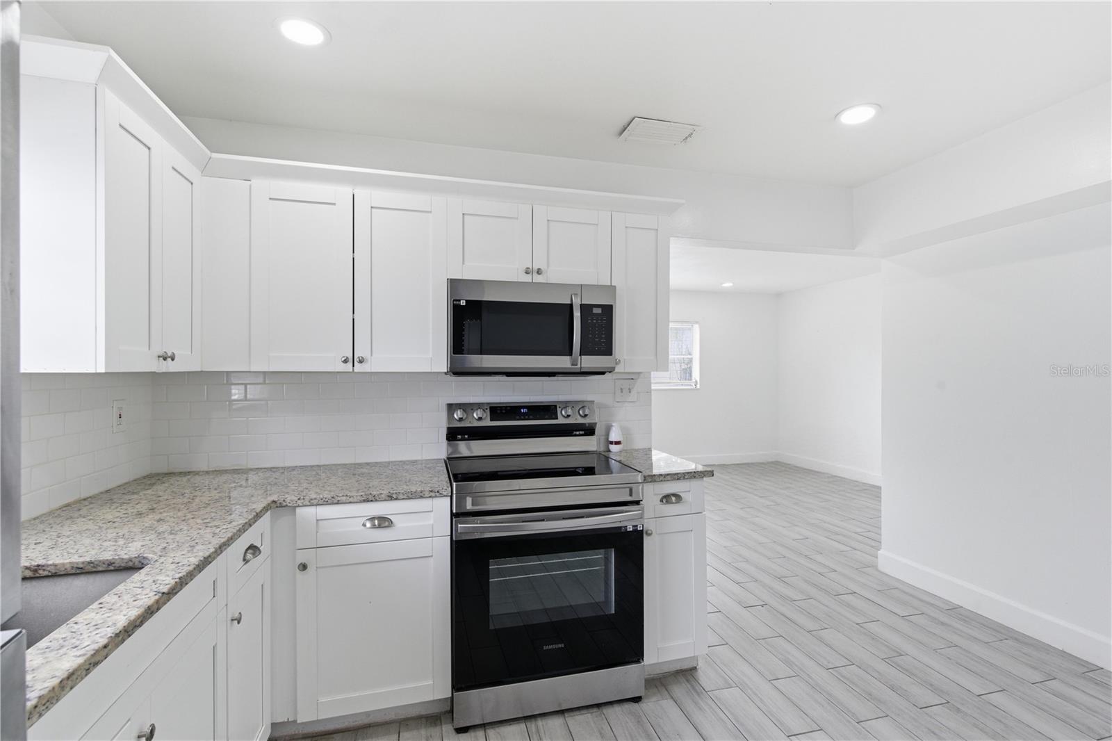317 E HYDRANGIA ST, TAMPA, FL, 33612