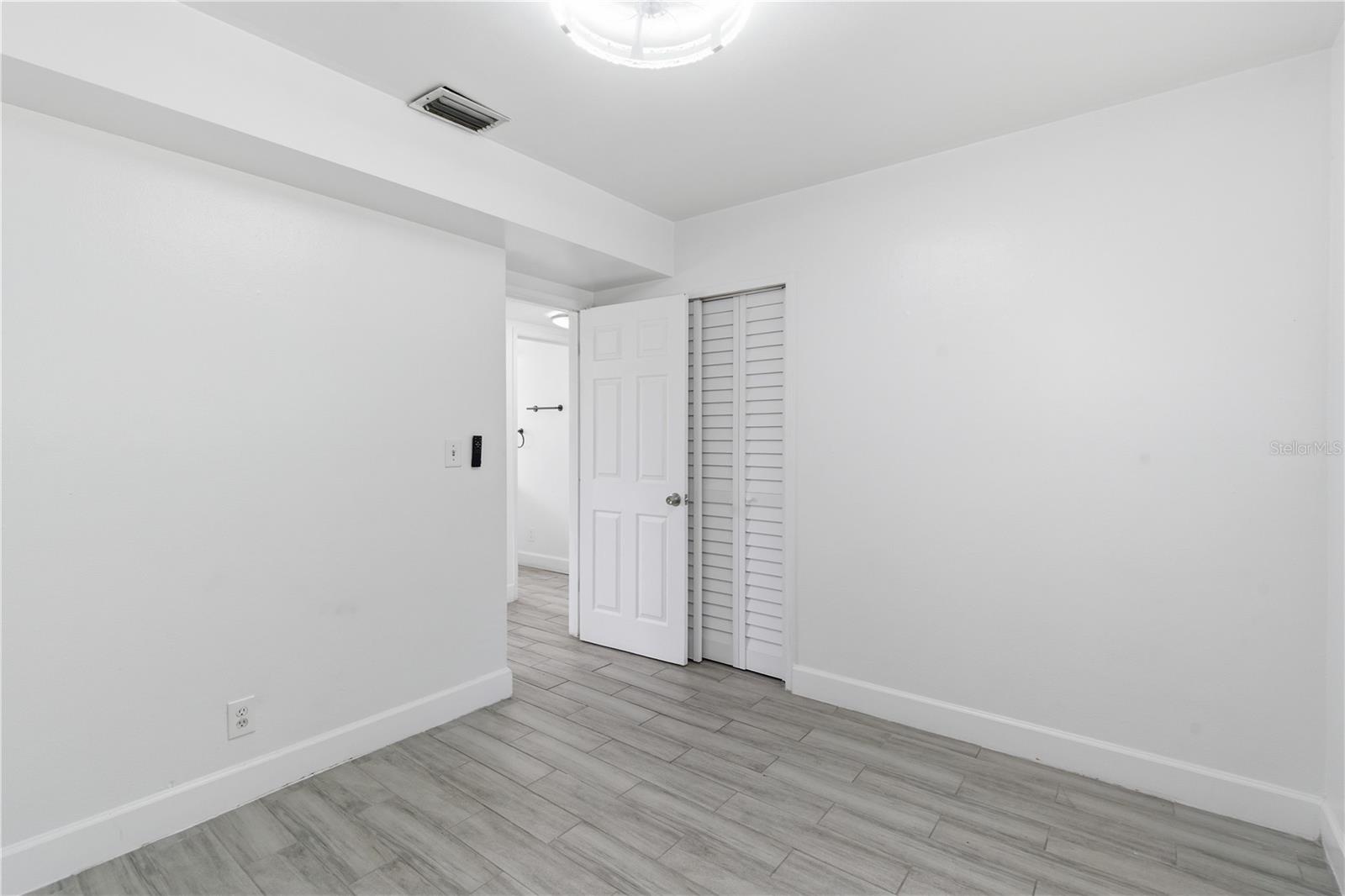 317 E HYDRANGIA ST, TAMPA, FL, 33612