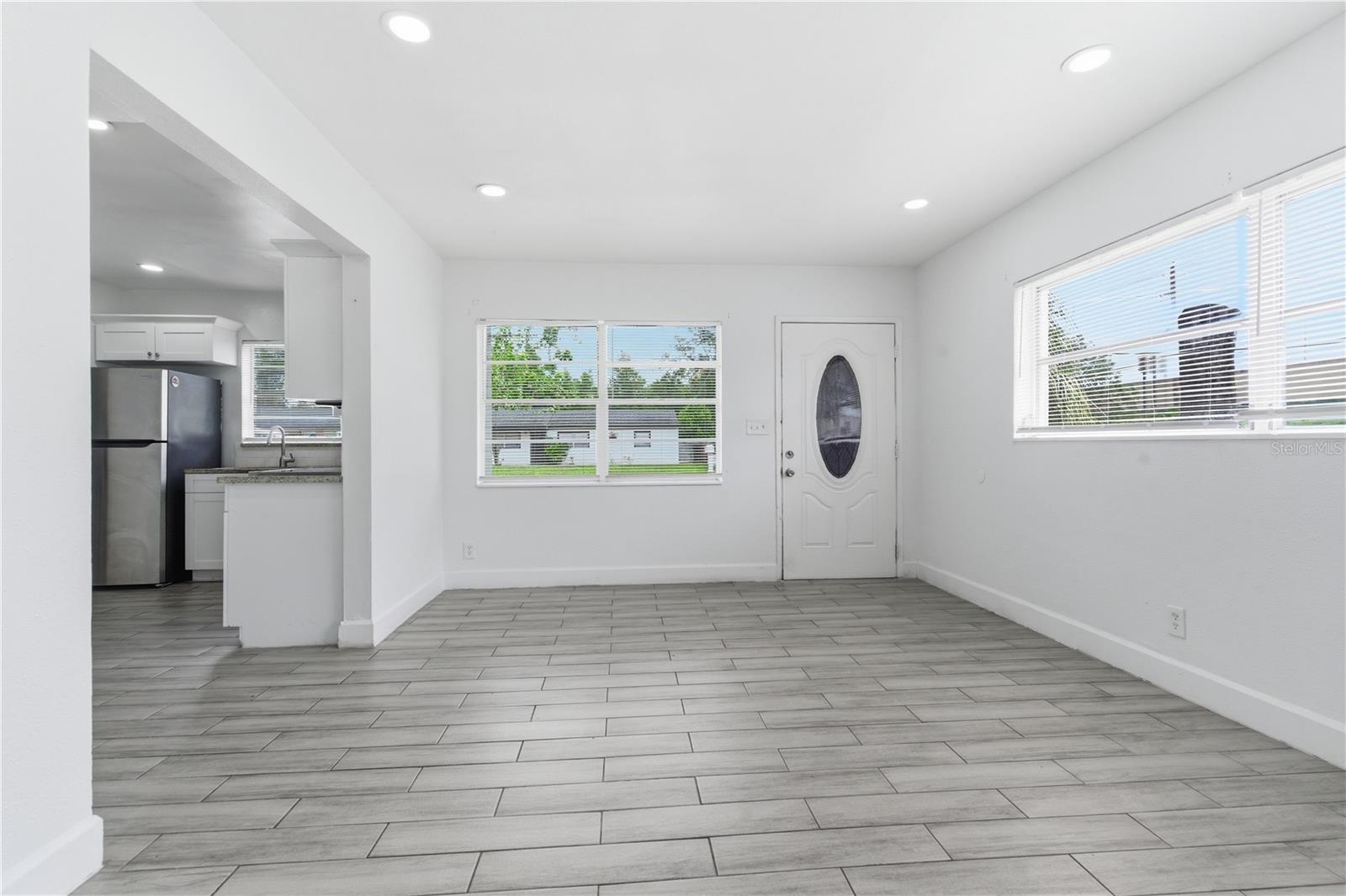 317 E HYDRANGIA ST, TAMPA, FL, 33612