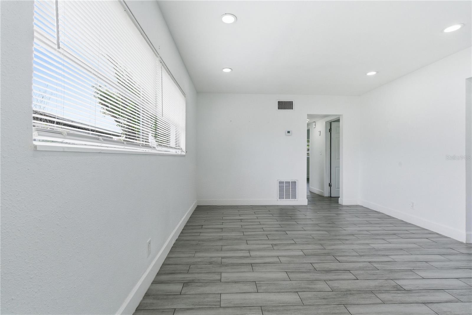 317 E HYDRANGIA ST, TAMPA, FL, 33612