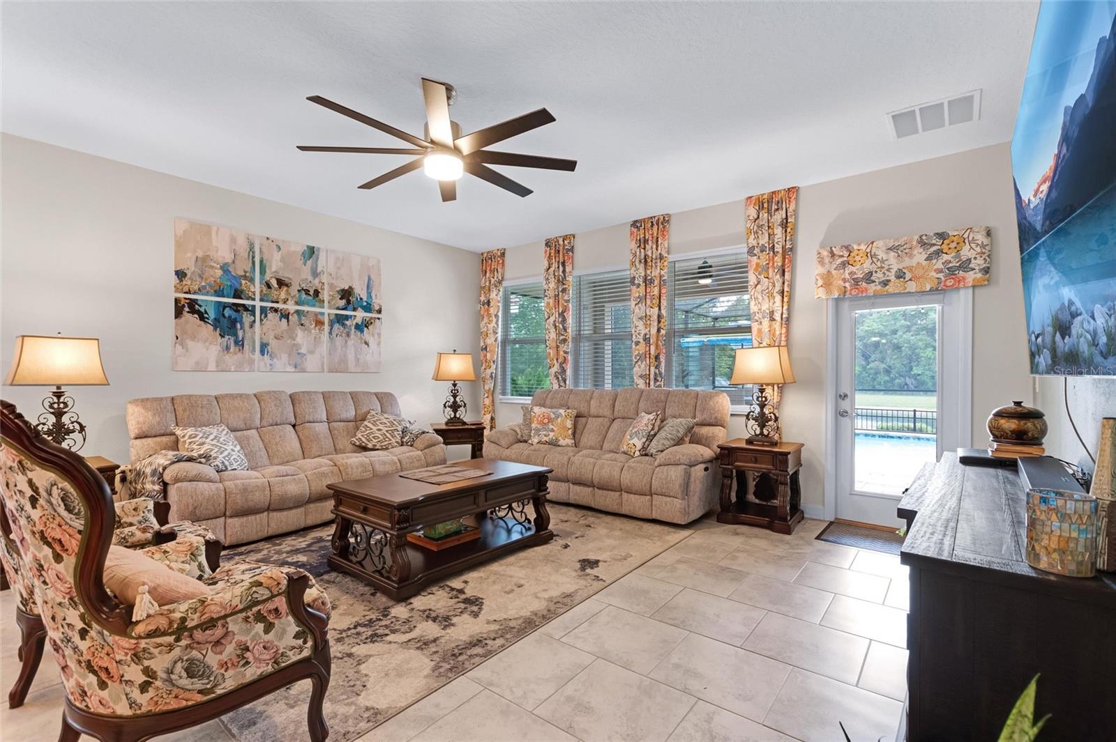 1089 BLACKWOLF RUN RD, DAVENPORT, FL, 33896