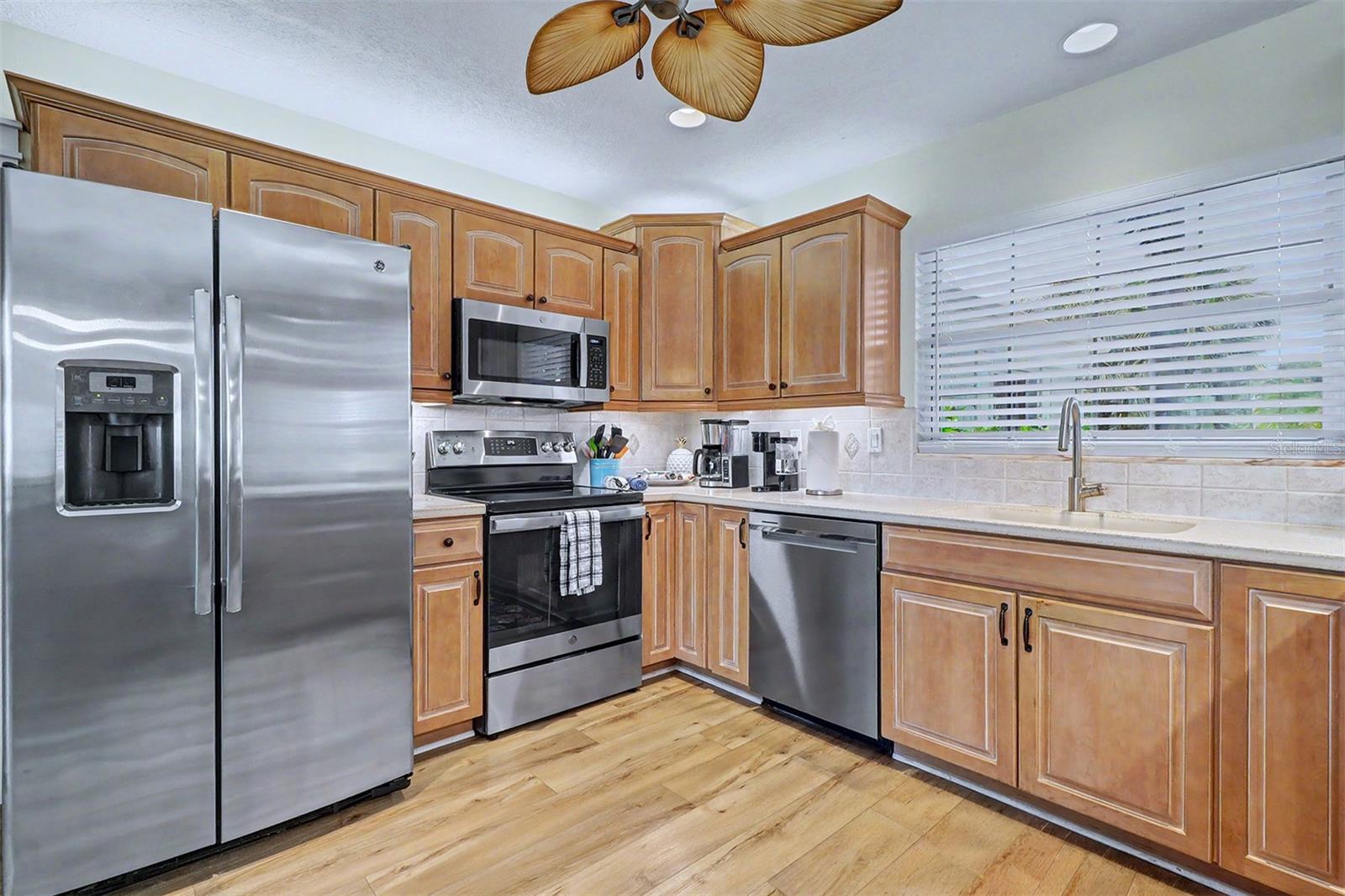 495 HARBOR DR S, INDIAN ROCKS BEACH, FL, 33785