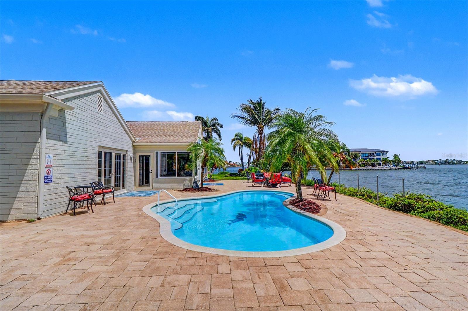 495 HARBOR DR S, INDIAN ROCKS BEACH, FL, 33785