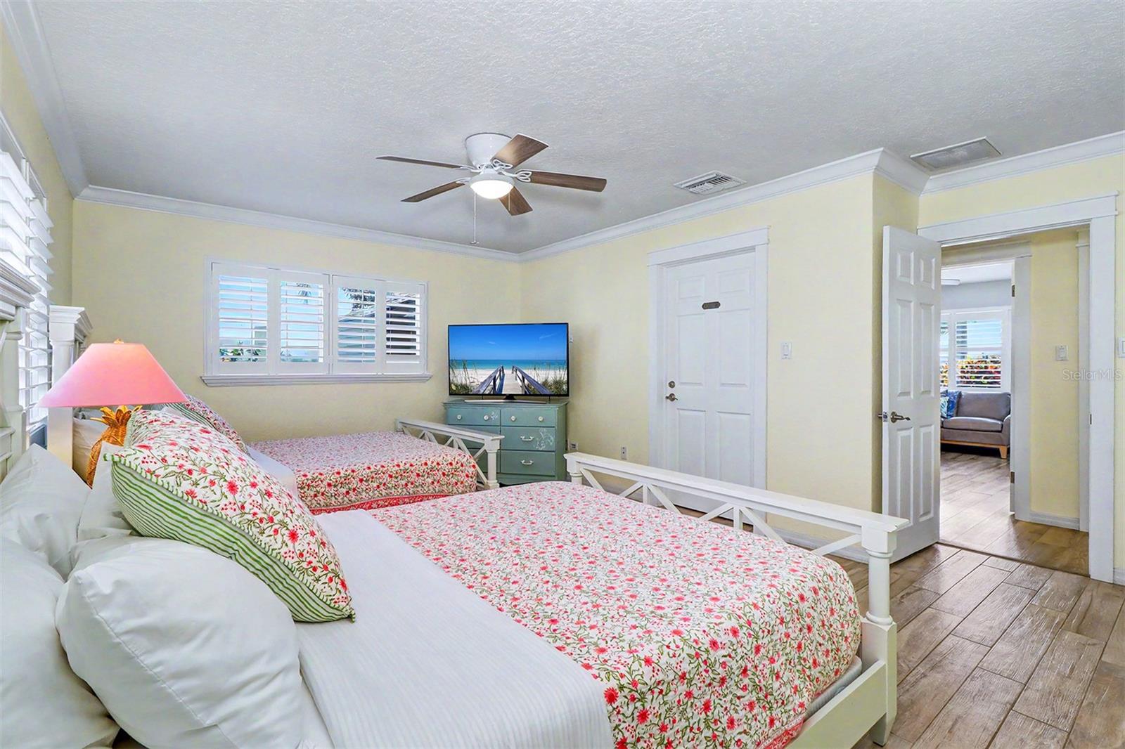 495 HARBOR DR S, INDIAN ROCKS BEACH, FL, 33785