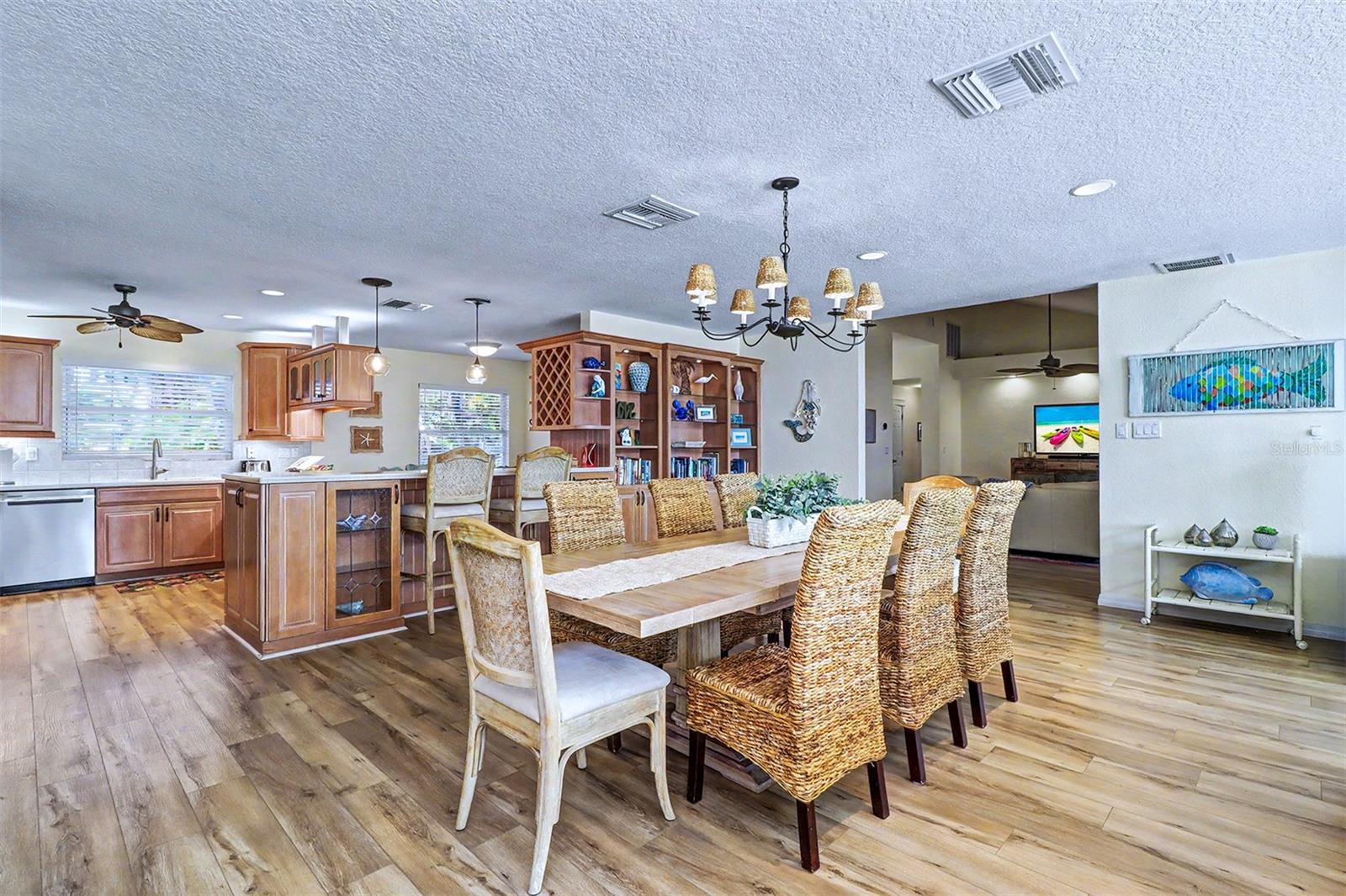 495 HARBOR DR S, INDIAN ROCKS BEACH, FL, 33785