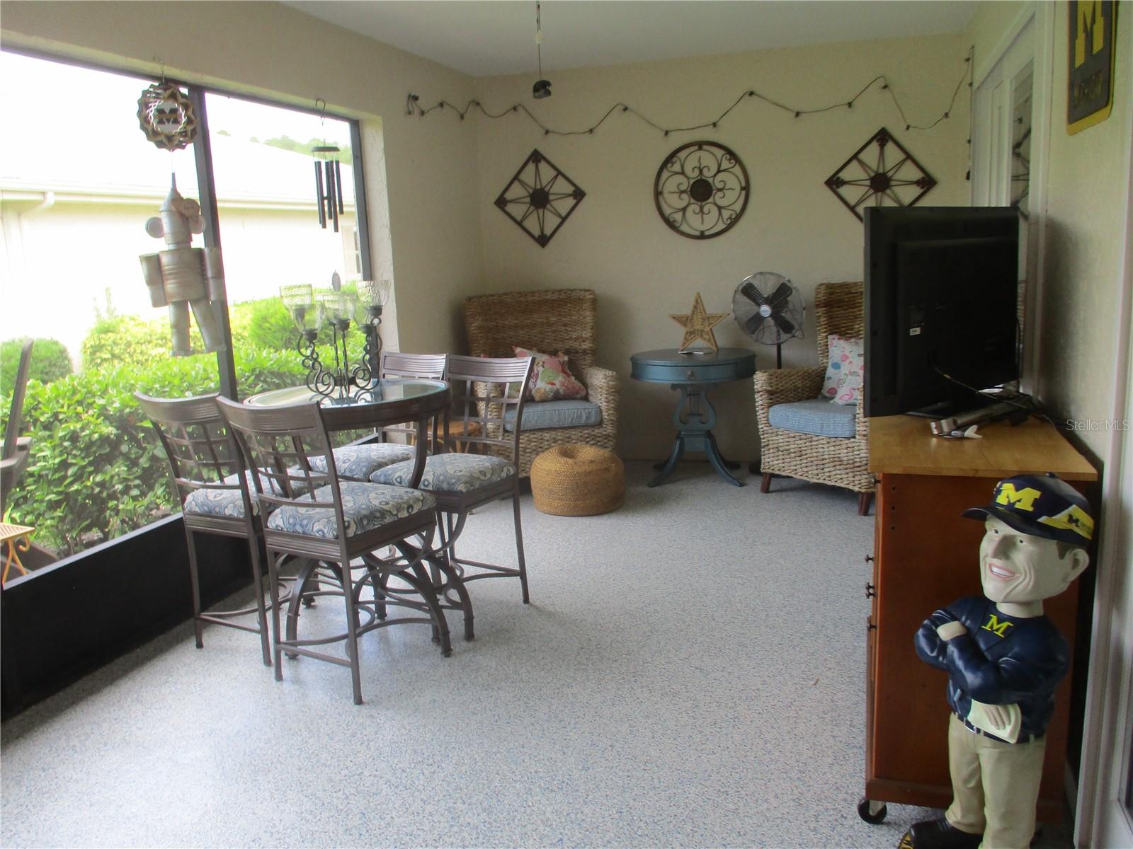 2111 N HALCYON DR, SUN CITY CENTER, FL, 33573