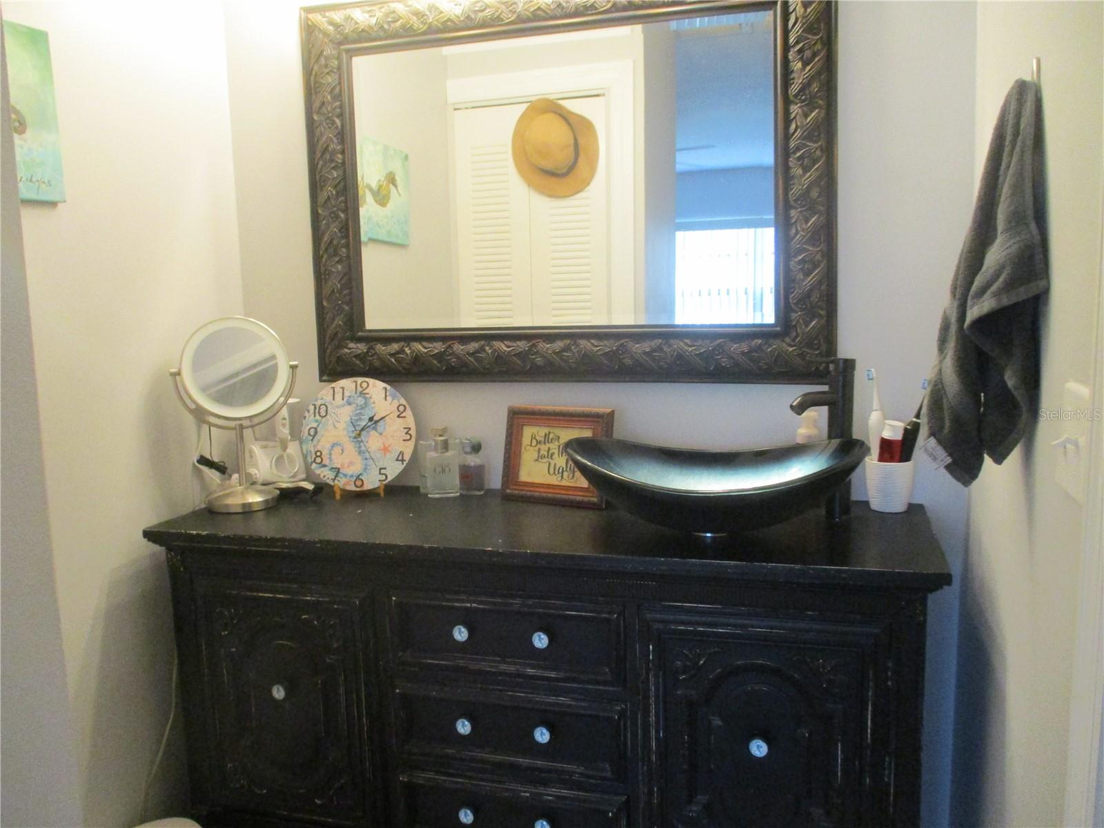 2111 N HALCYON DR, SUN CITY CENTER, FL, 33573