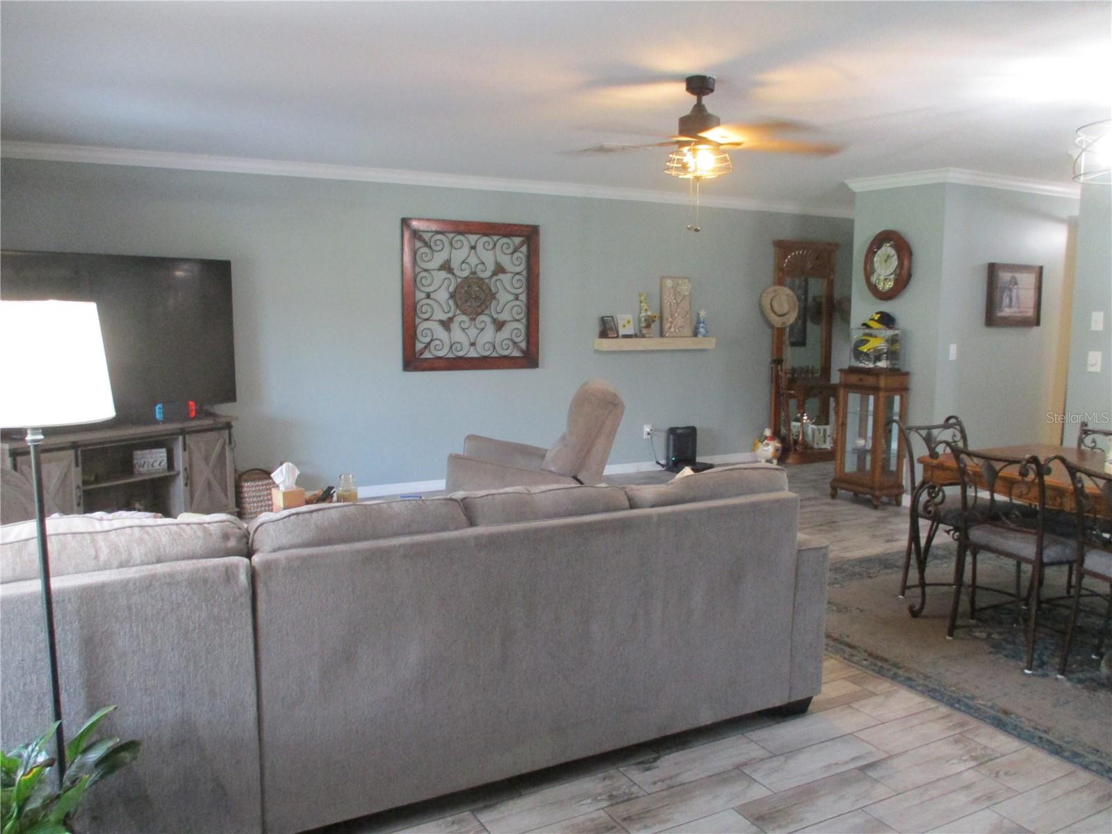 2111 N HALCYON DR, SUN CITY CENTER, FL, 33573