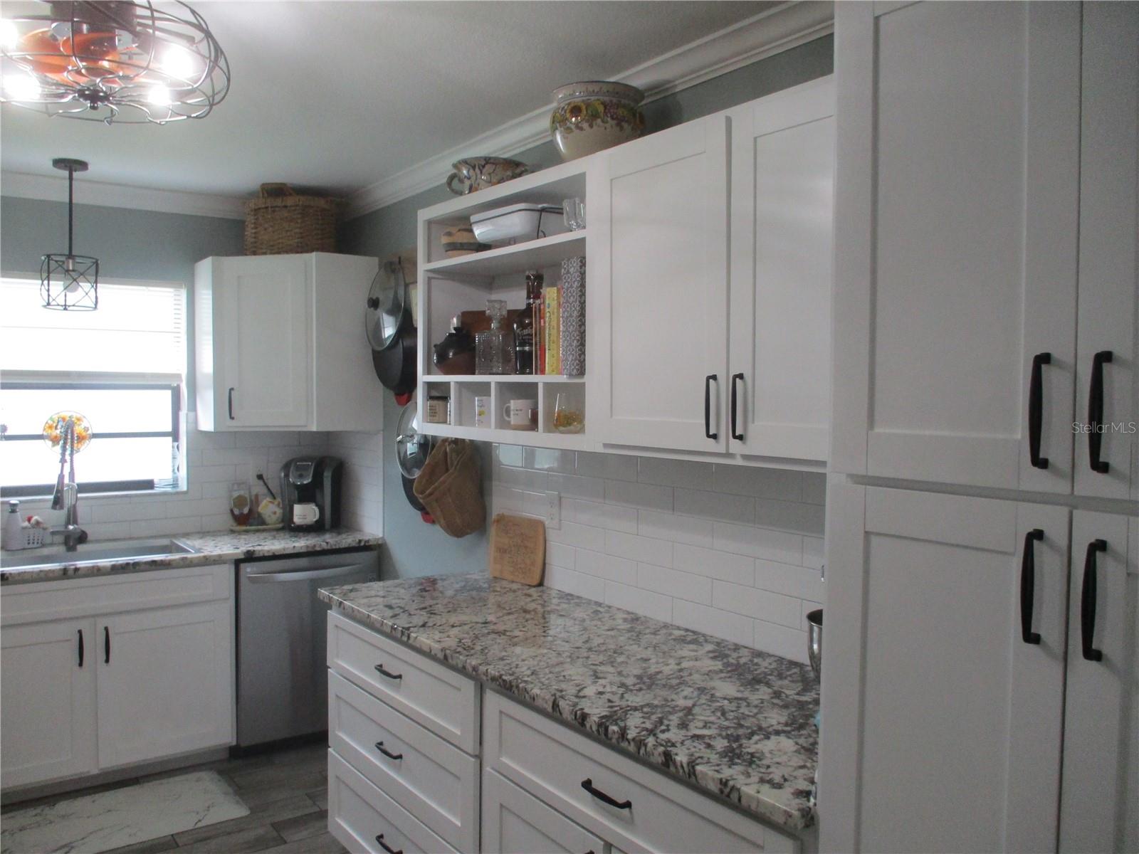 2111 N HALCYON DR, SUN CITY CENTER, FL, 33573