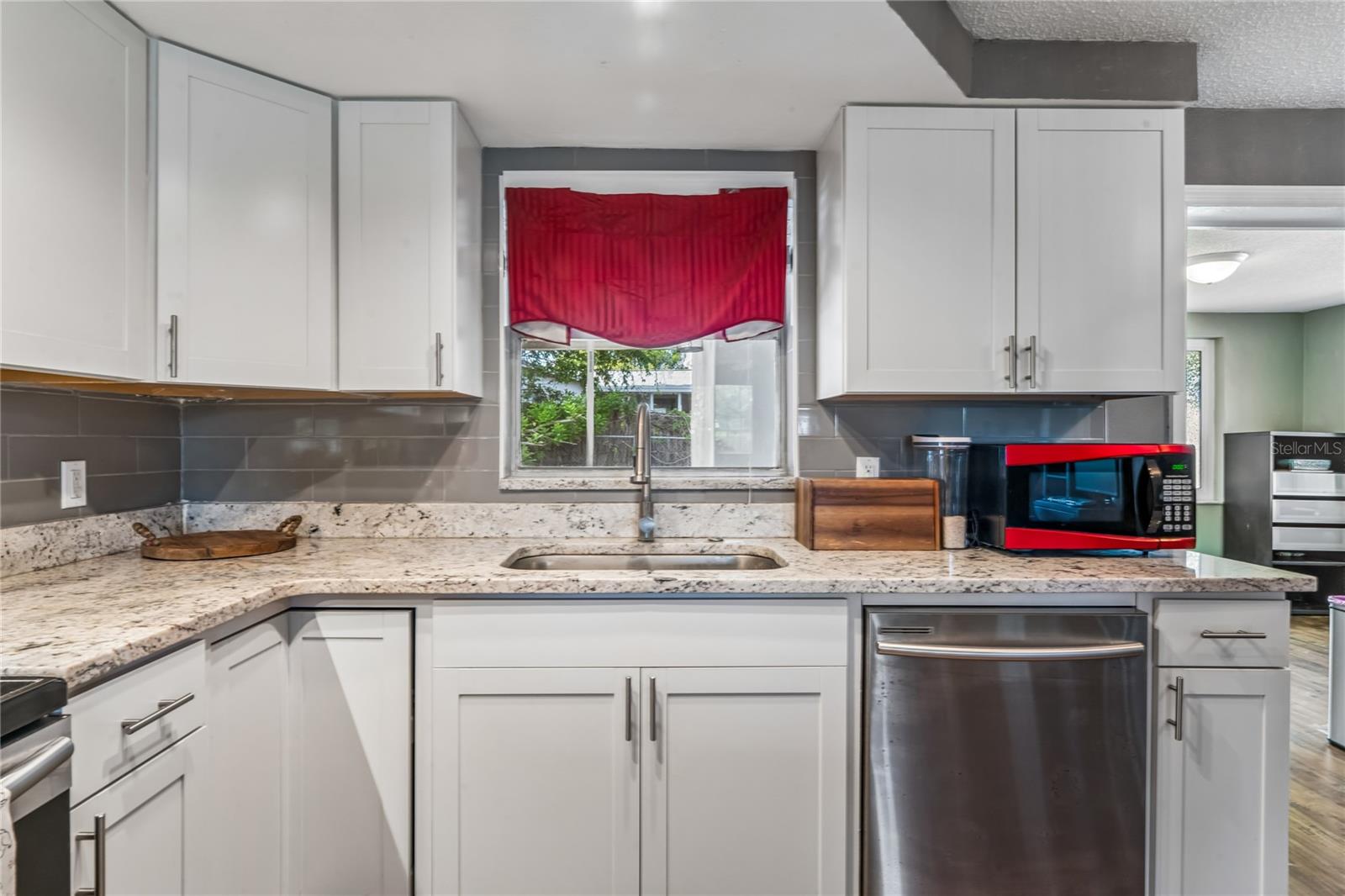 7024 FOX HOLLOW DR, PORT RICHEY, FL, 34668