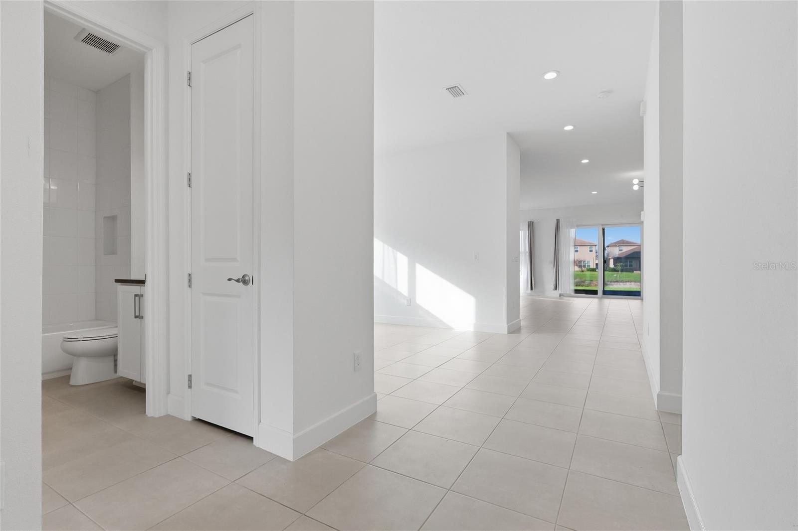 32801 TREE OF LIFE AVE, WESLEY CHAPEL, FL, 33543
