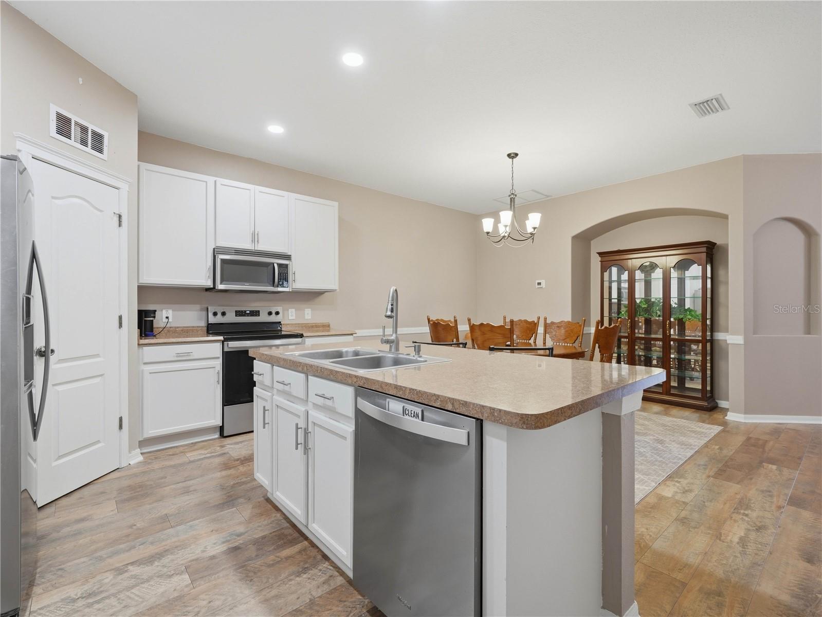 6936 SURREY OAK DR, APOLLO BEACH, FL, 33572