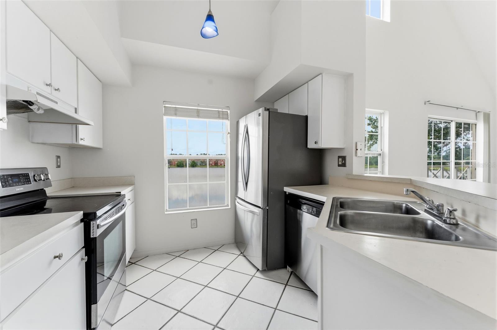 9714 LAKE CHASE ISLAND WAY, TAMPA, FL, 33626