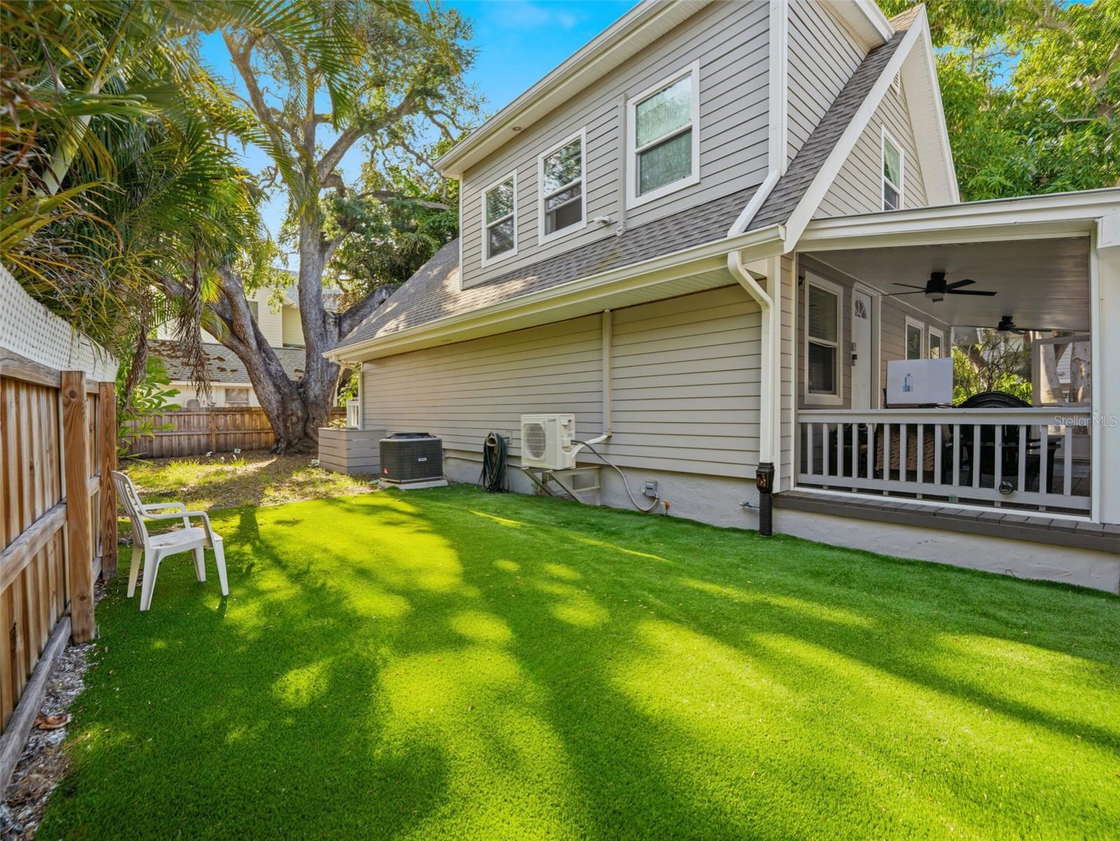 2607 W WYOMING AVE, TAMPA, FL, 33611