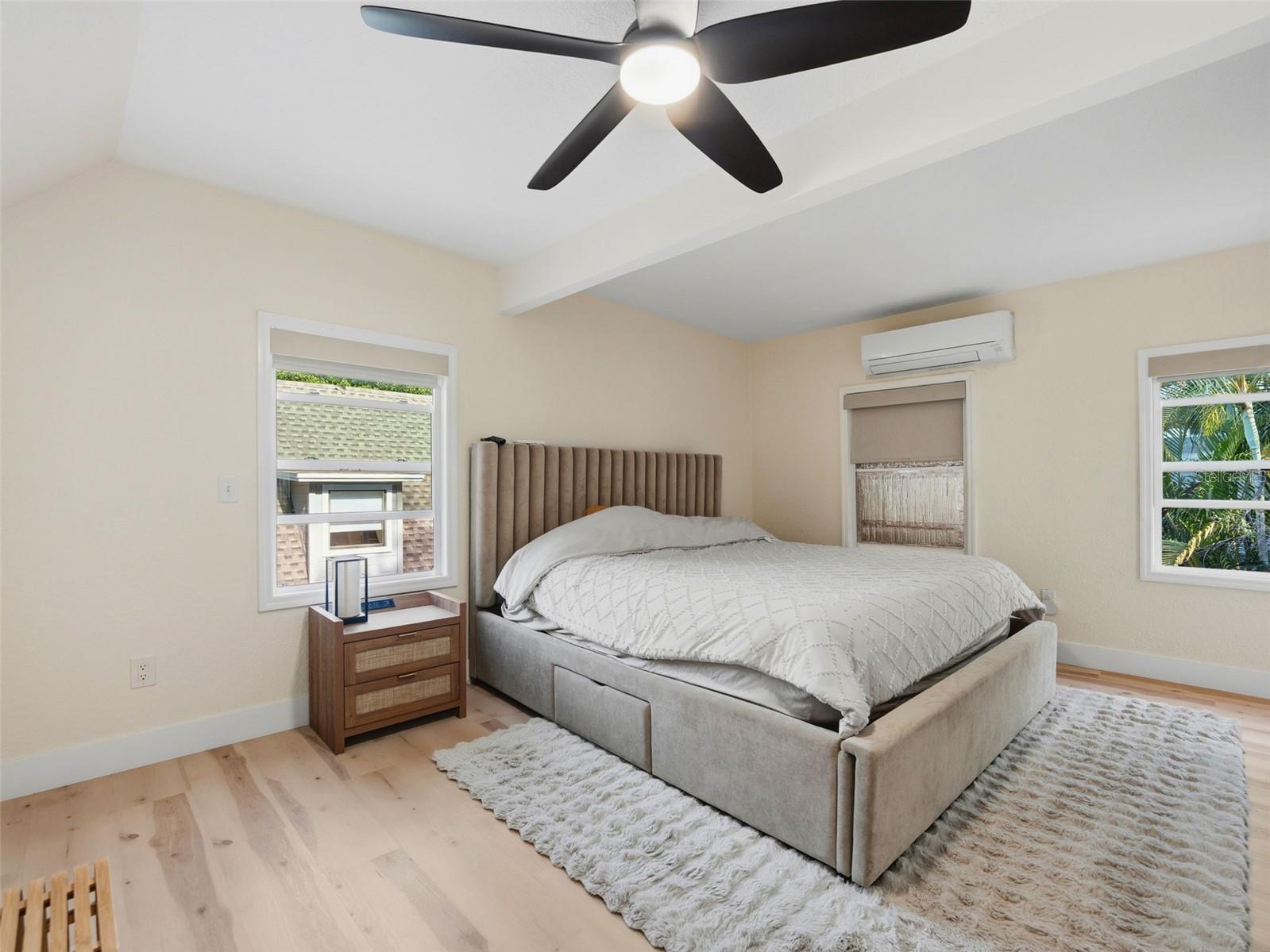 2607 W WYOMING AVE, TAMPA, FL, 33611