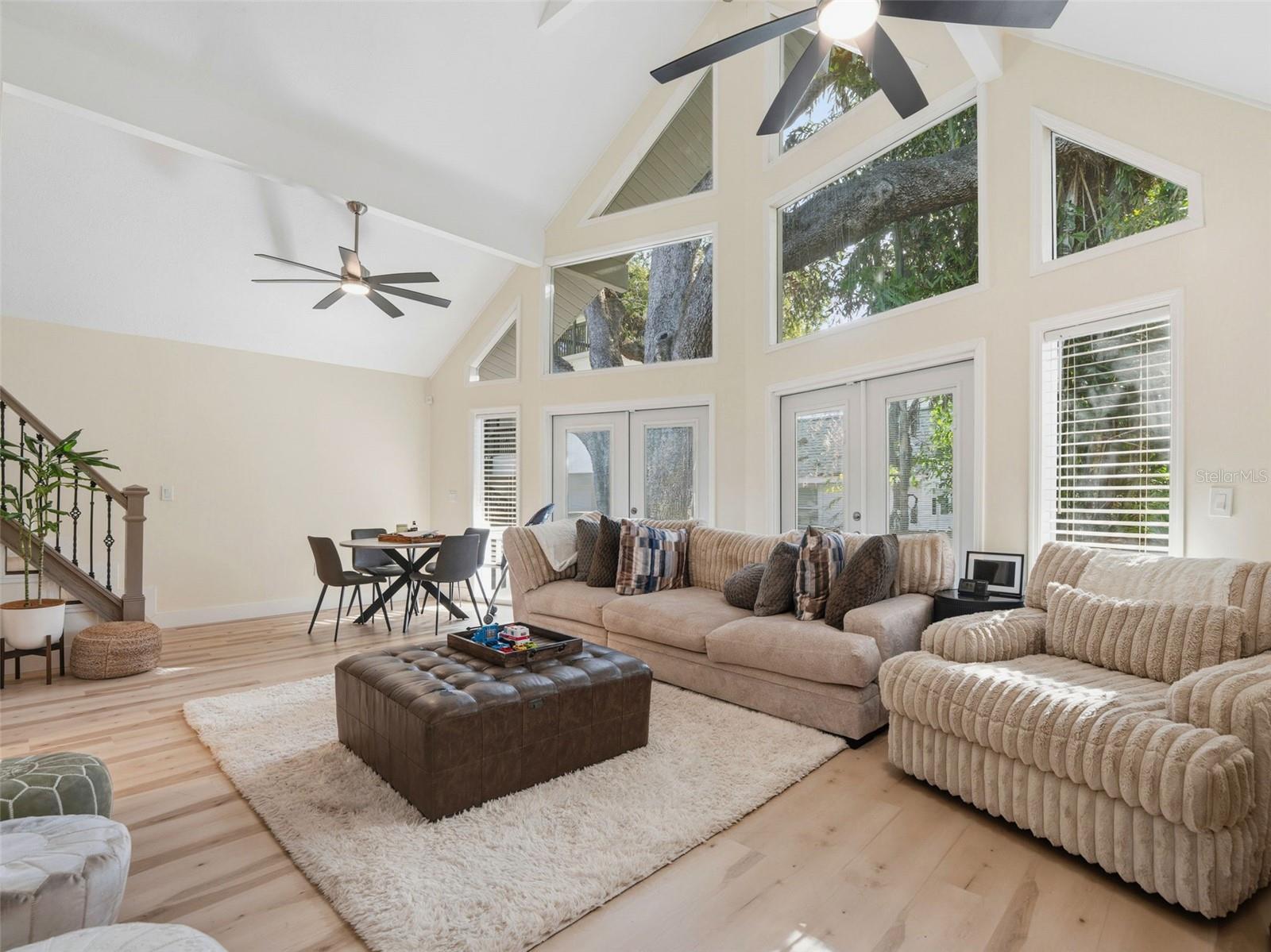 2607 W WYOMING AVE, TAMPA, FL, 33611