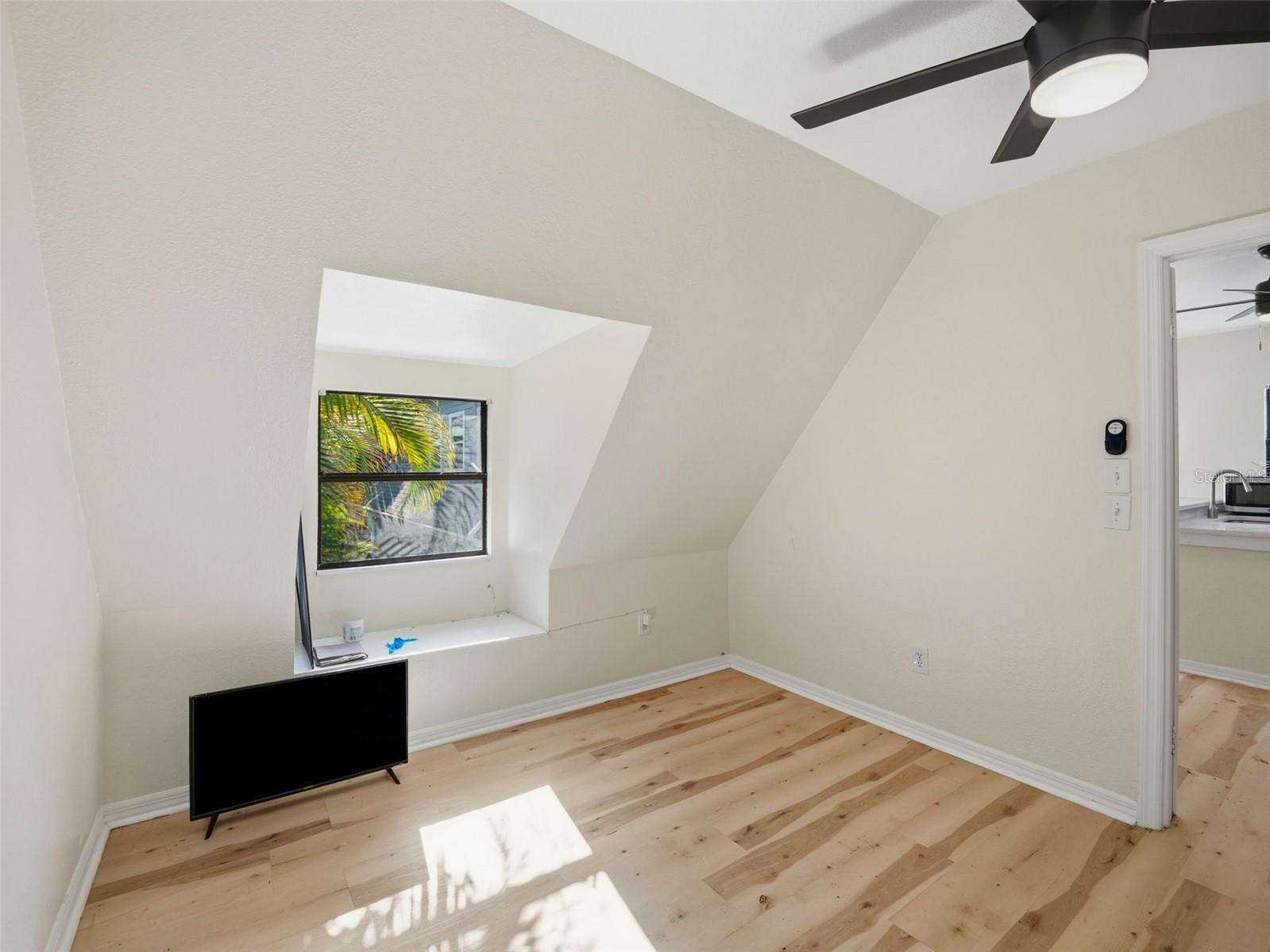 2607 W WYOMING AVE, TAMPA, FL, 33611