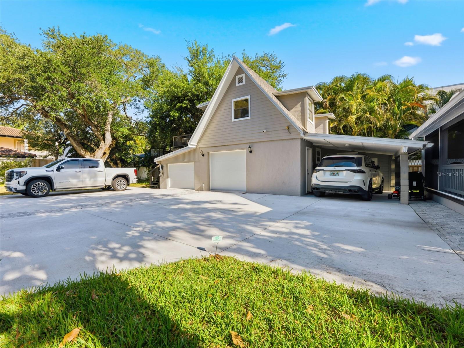 2607 W WYOMING AVE, TAMPA, FL, 33611