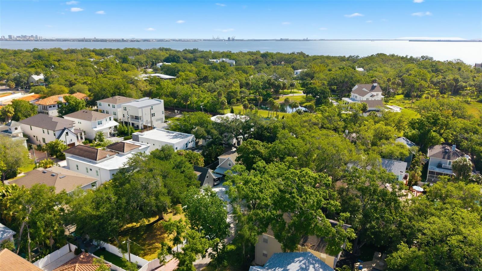 2607 W WYOMING AVE, TAMPA, FL, 33611