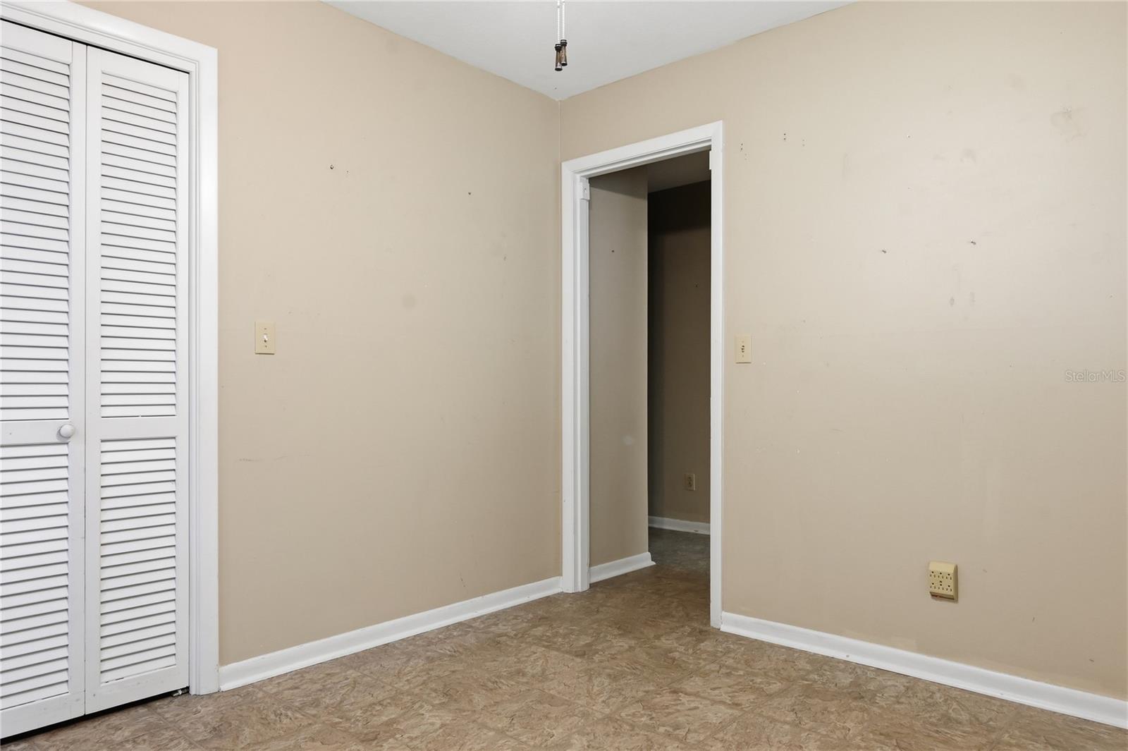547 SE OLUSTEE AVE, LAKE CITY, FL, 32025