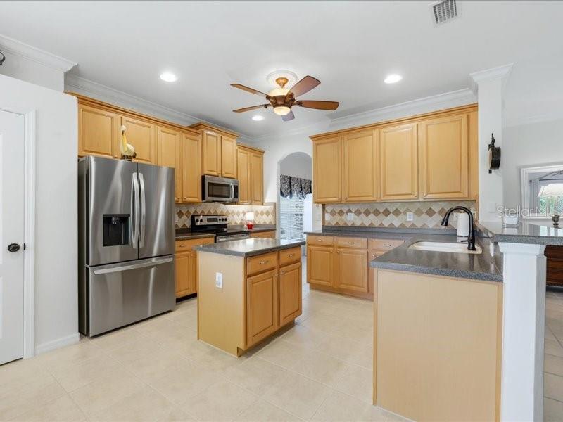 2816 SUNCOAST LAKES BLVD, PORT CHARLOTTE, FL, 33980