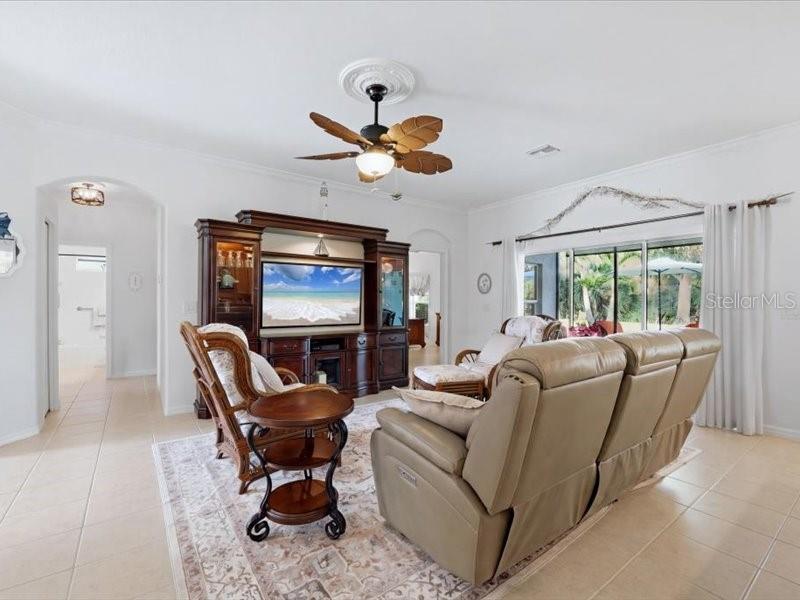 2816 SUNCOAST LAKES BLVD, PORT CHARLOTTE, FL, 33980