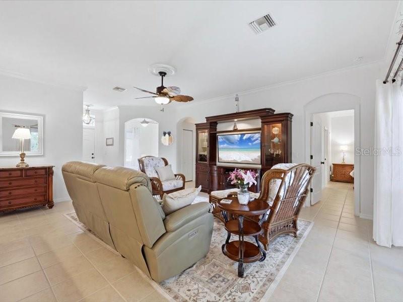 2816 SUNCOAST LAKES BLVD, PORT CHARLOTTE, FL, 33980