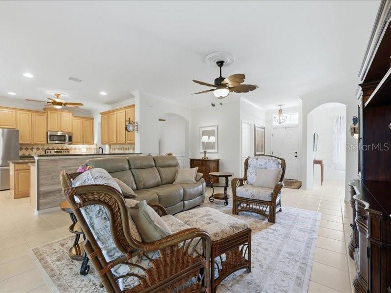 2816 SUNCOAST LAKES BLVD, PORT CHARLOTTE, FL, 33980
